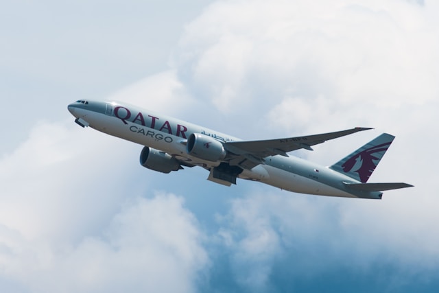 Miami International Airport (MIA) to jedno z najbardziej kluczowych lotnisk na świecie, pełniące rolę głównej bramy na Florydę