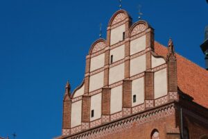 Lotnisko Gdańsk, nowoczesna architektura, ruch pasażerski, piękne otoczenie.